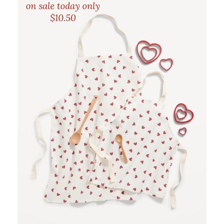 Matching Family Aprons! Comes with heart shaped cookie cutters perfect for Valentines Day Baking! #dealoftheday #tendollardeal #valentinesday #valentinescookies

#LTKSale #LTKsalealert #LTKhome