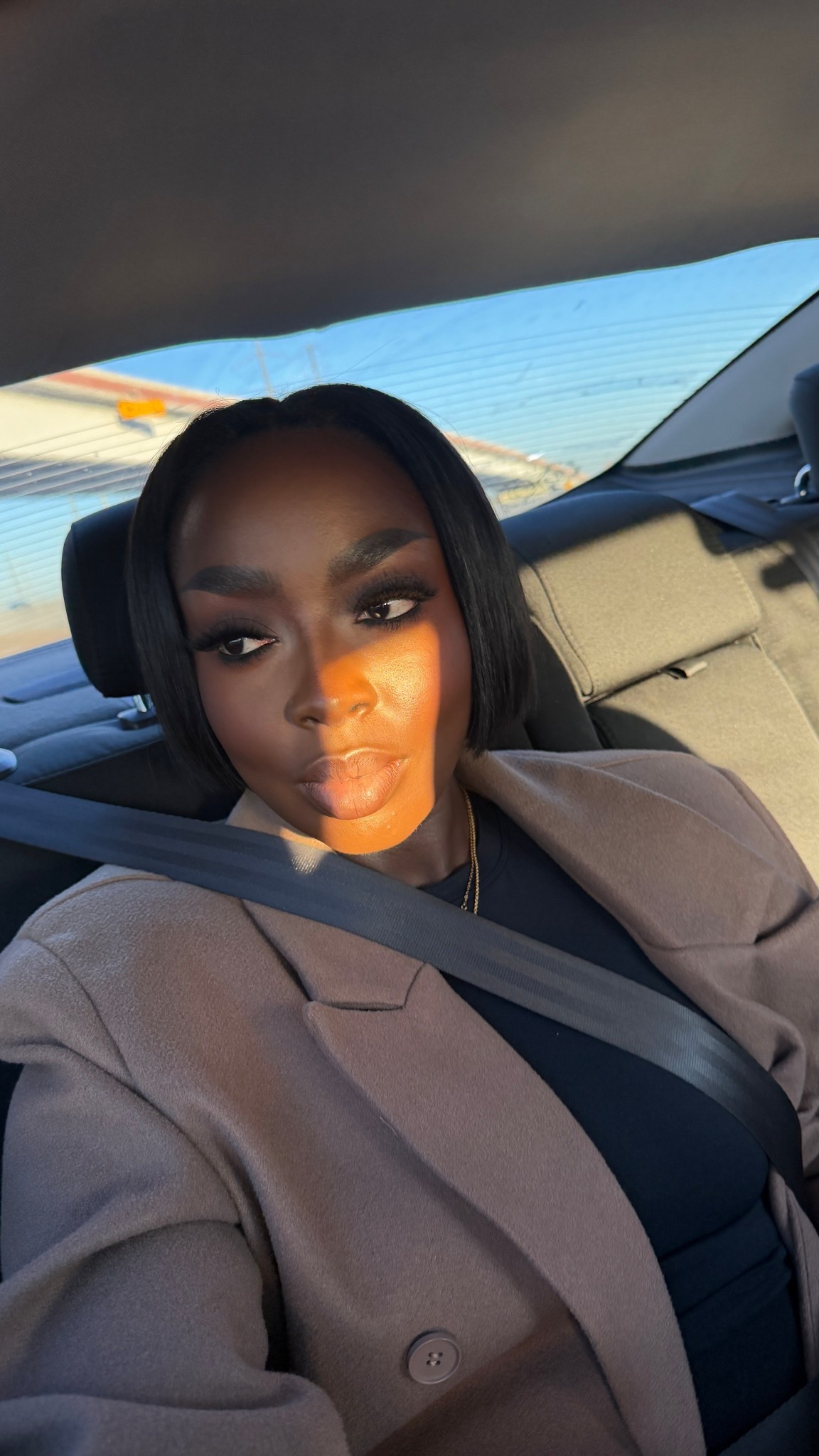 Did my makeup at 4:00a, for my flight. Are you a, “makeup on the plane,” kinda girl?