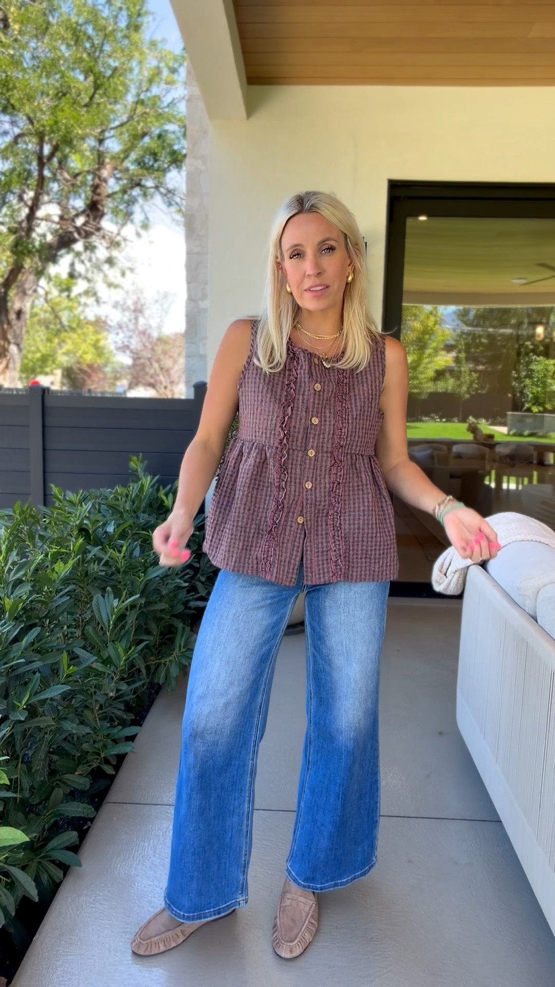 Another good Amazon top that’s perfect to transition into fall!

#LTKgrwm #LTKmomlife #LTKootd