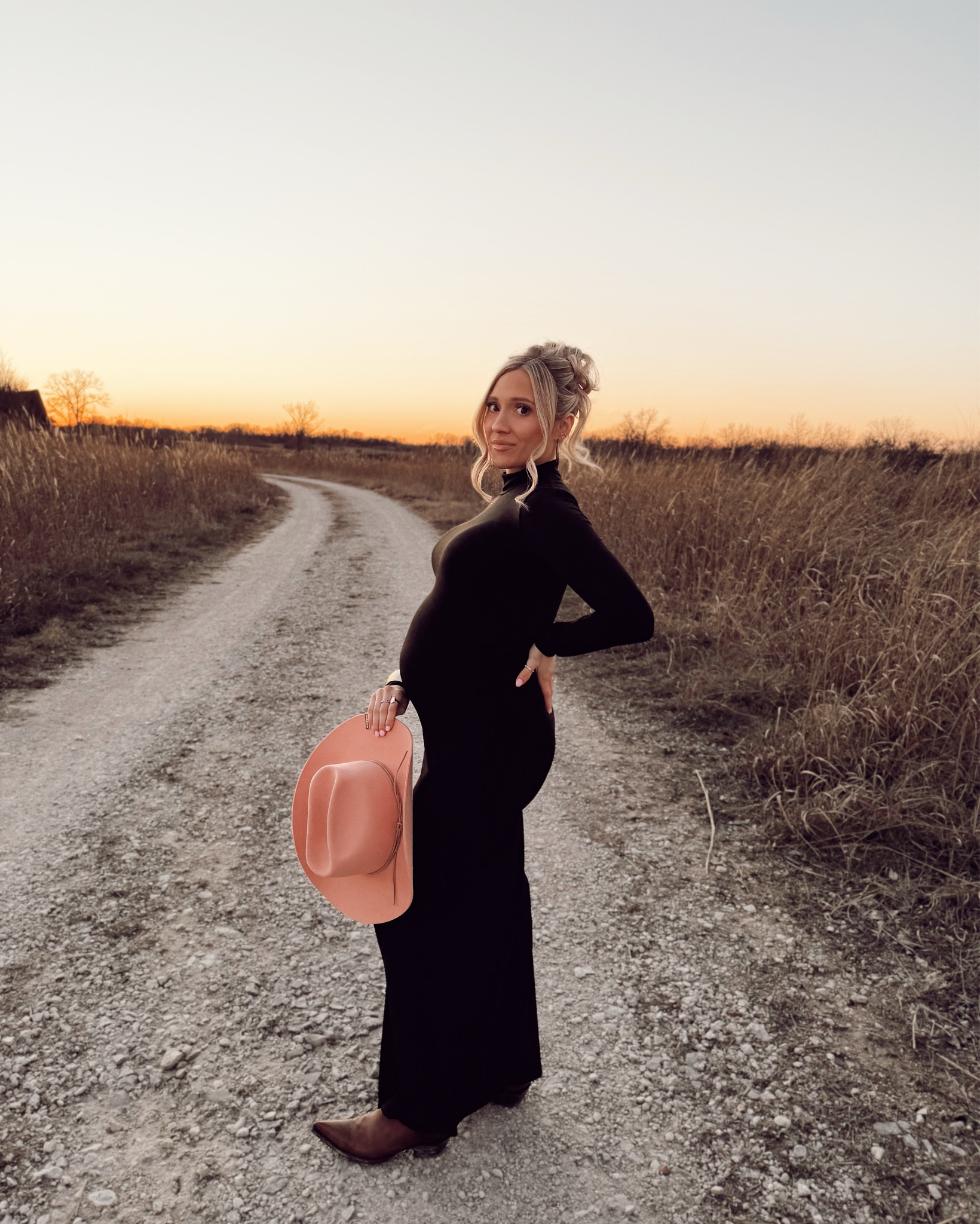 black body con maternity photos dress ✨🖤 size small 


#LTKmomlife #LTKBump #LTKBaby