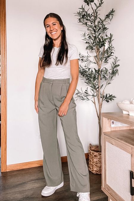 Tailored pant on sale! 15% off
Abercrombie and Fitch sloane pant
Sneakers 20% off with code READY

Back to school
Trouser pants 
Cropped tee
Baby tee
Casual outfit 
Abercrombie style 
Air Force sneakers 
Nike sneakers 
Workwear pants
Fall outfit 
Teacher outfits, teacher outfit 


#LTKunder100 #LTKstyletip #LTKSeasonal