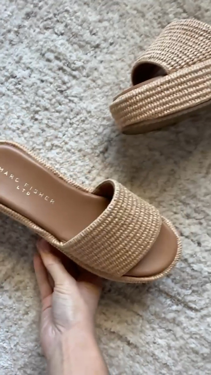 Platform sandals
Sandals

#LTKSeasonal