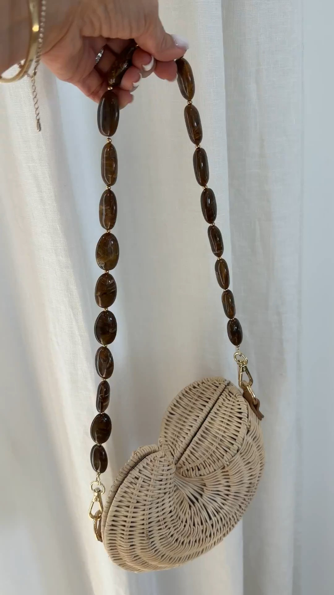 Shell bag with stone strap looks more expensive than it is!! #LTKootd

#LTKootd #LTKOver40