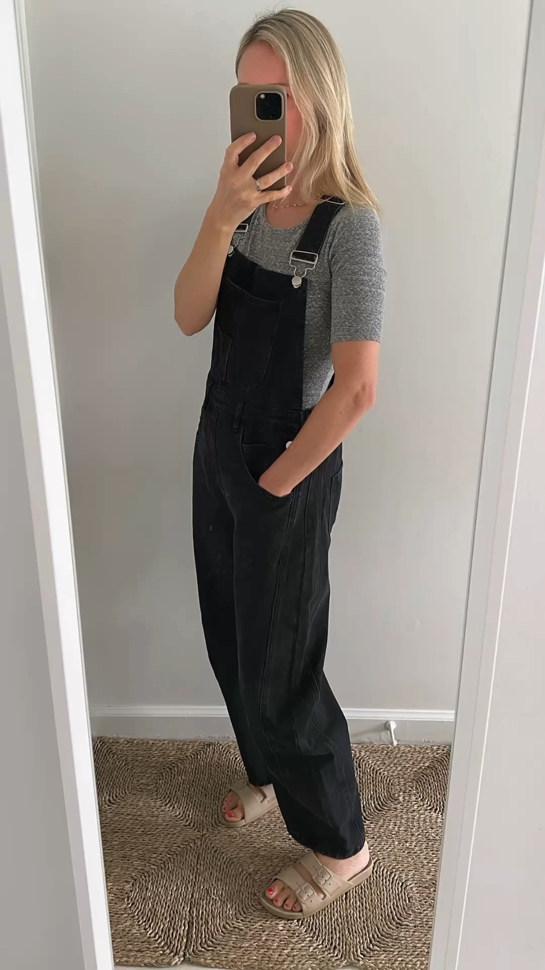 i have these barrel leg overalls in 2 colors. and i kinda want a 3rd pair in cream 😆 wearing a small 

#LTKStyleTip #LTKFindsUnder50