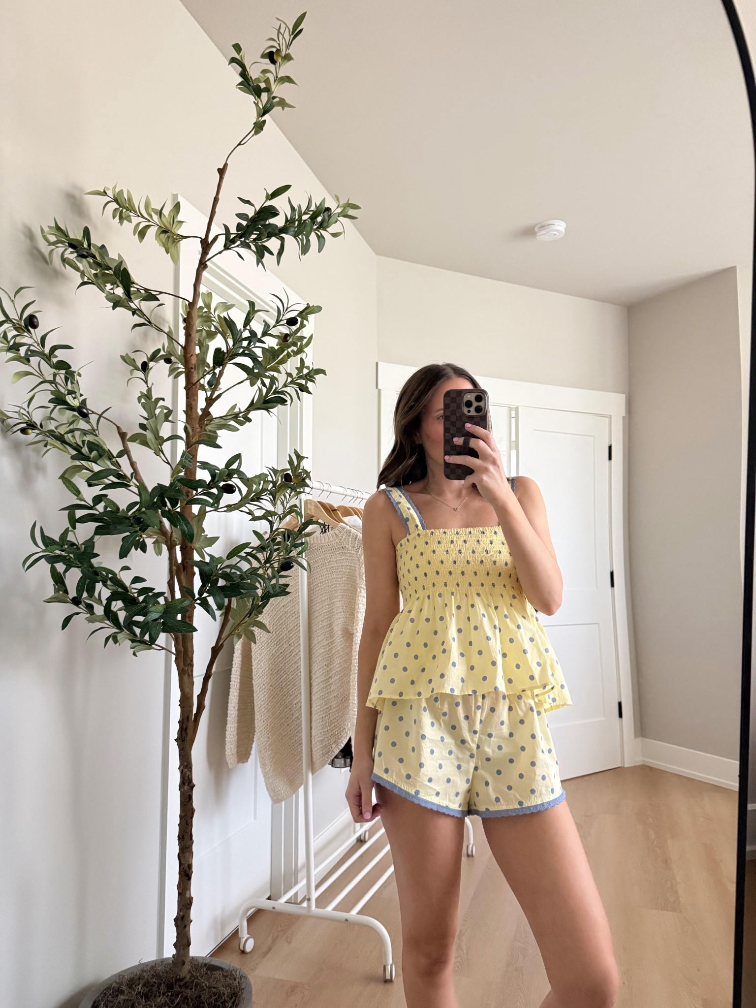 The CUTEST polka dot pj set! Wearing a xs top and small bottoms

Abercrombie style, polka dot, pj set, yellow polka dot, matching set, summer pjs @abercrombie 