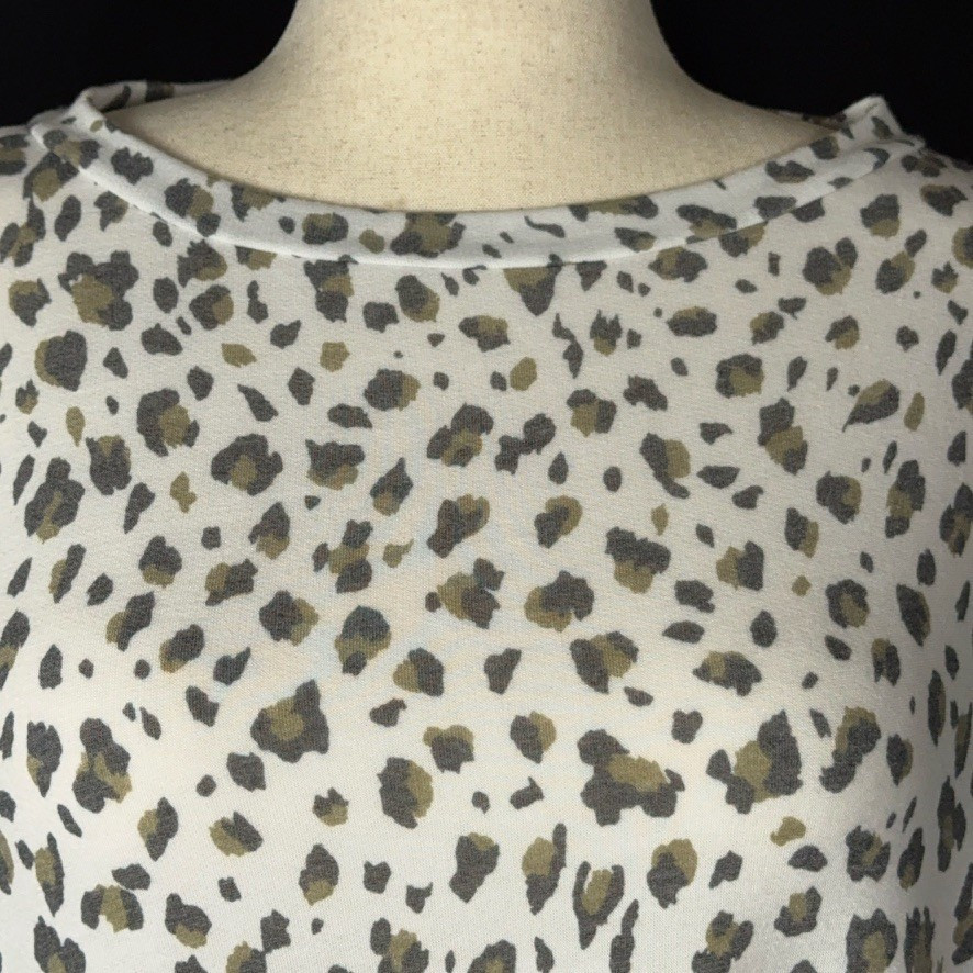 Emerald Women’s 2X White Leopard Print Long Sleeve Stretch Knit Top | eBay US