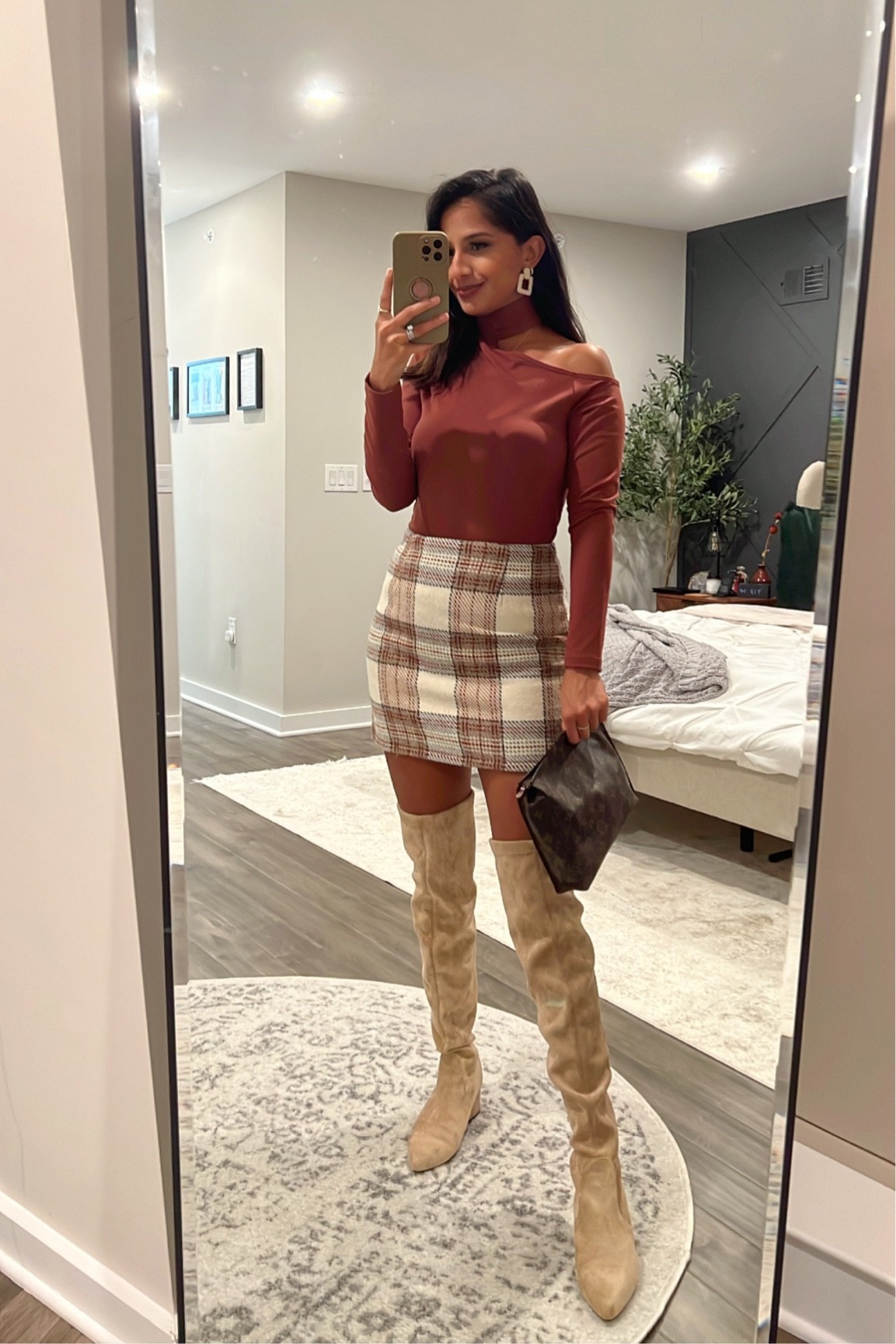 my asymmetrical cutout top is on MAJOR SALE plus an additional 15% off with ‘FALL15’!! boots are also TTS ☺️ #fallfashion #abercrombie #overthekneeboots #boots #winterfashion

#LTKstyletip #LTKsalealert #LTKSeasonal