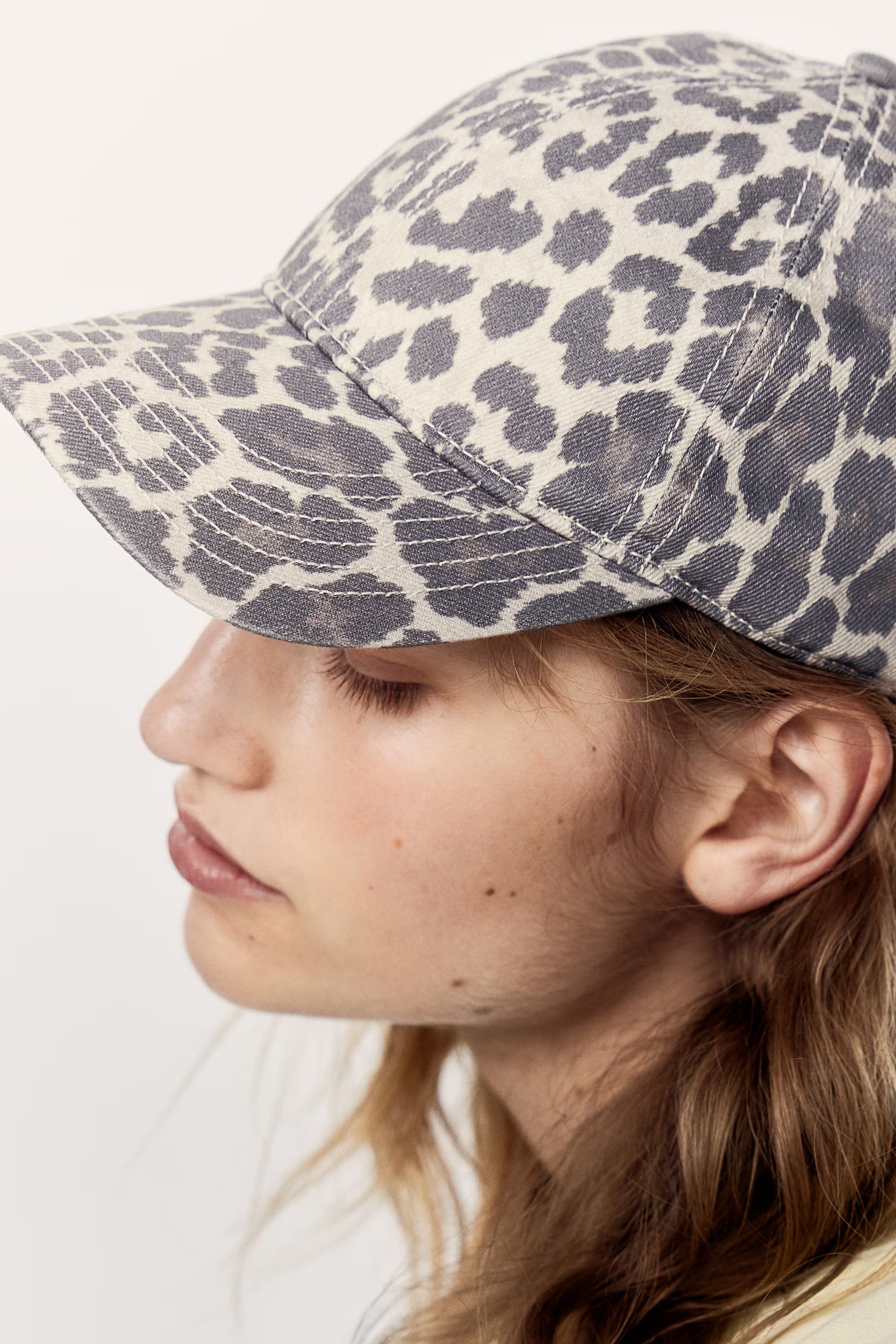 Washed-look Twill Cap - Light beige/leopard print - Ladies | H&M US | H&M (US + CA)