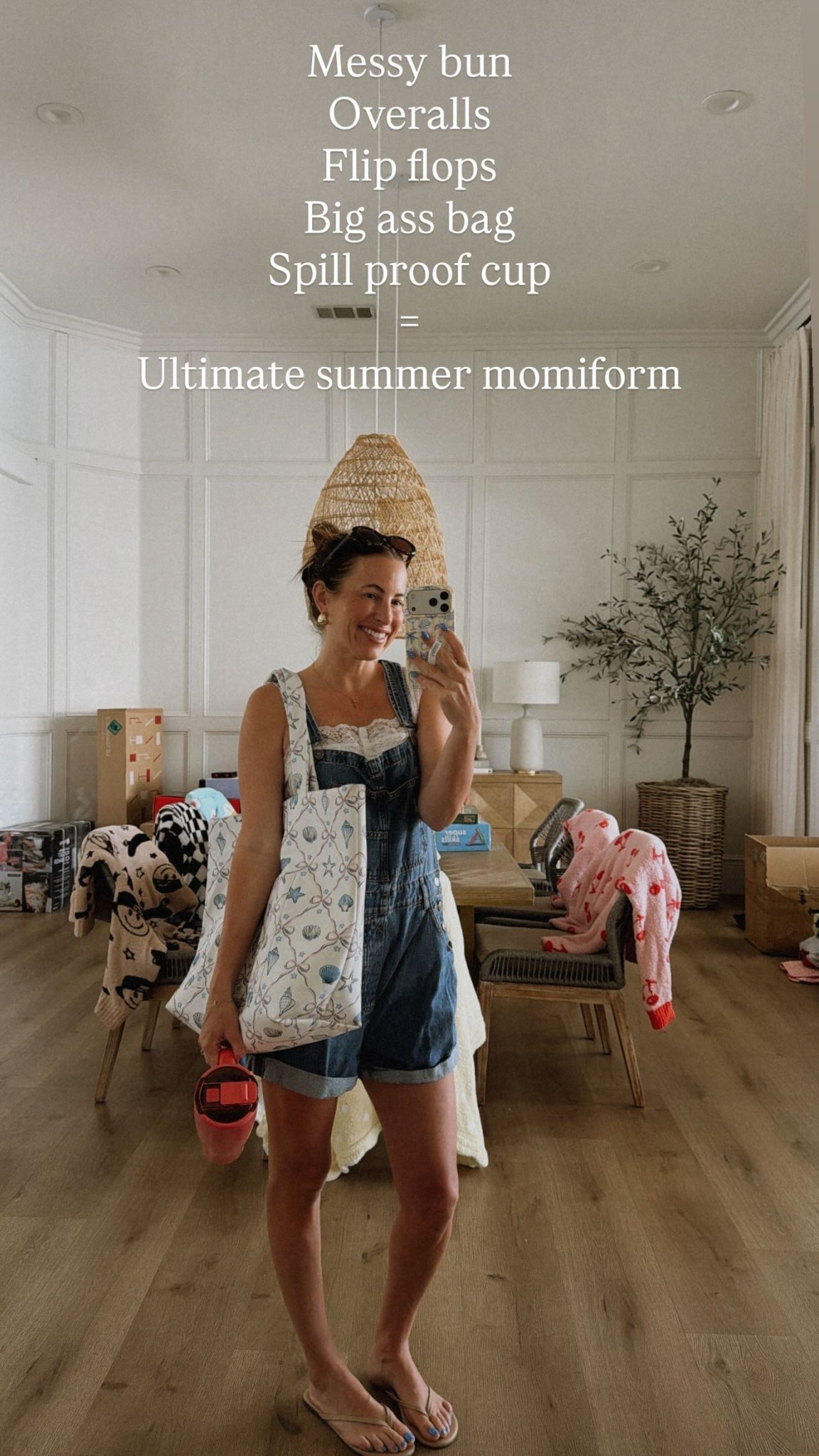 Messy bun 
Overalls
Flip flops
Big ass bag
Spill proof cup
=
Ultimate summer momiform