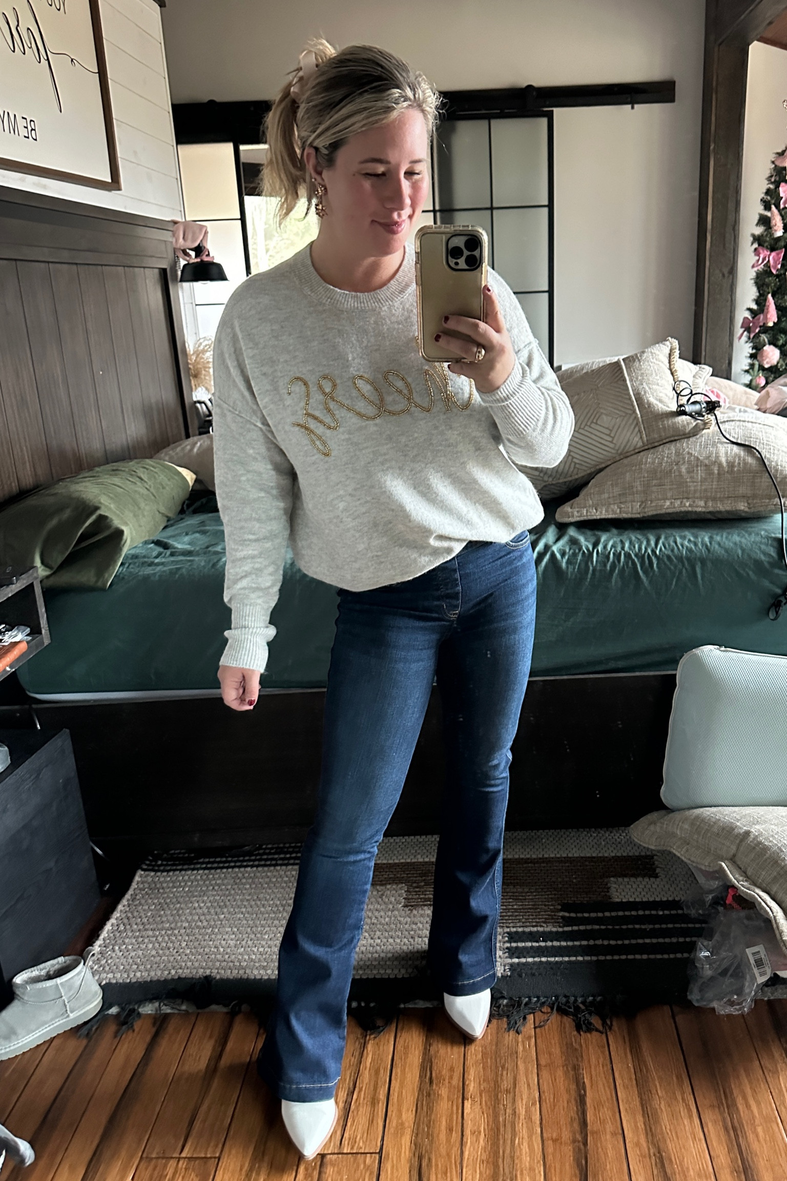 Sunday #ootsd. 

Pants are small petite, earring are an Amazon find under $10! 

#LTKHoliday #LTKSeasonal #LTKstyletip