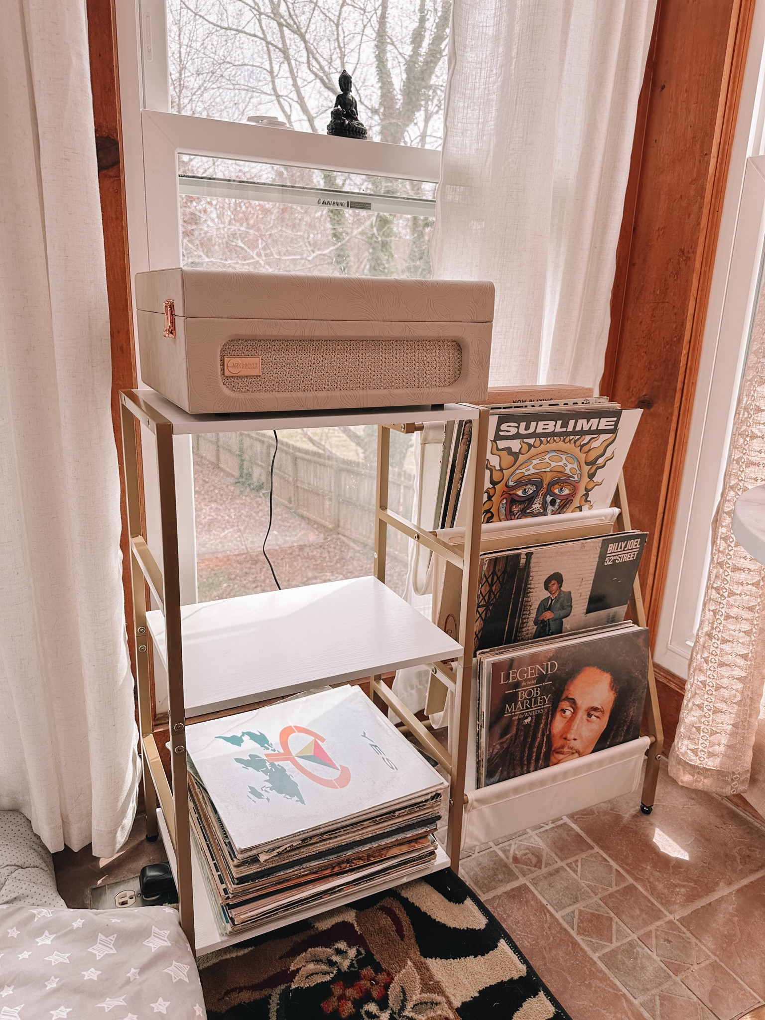The best record player stand and record storage. Easy assembly and sturdy.
