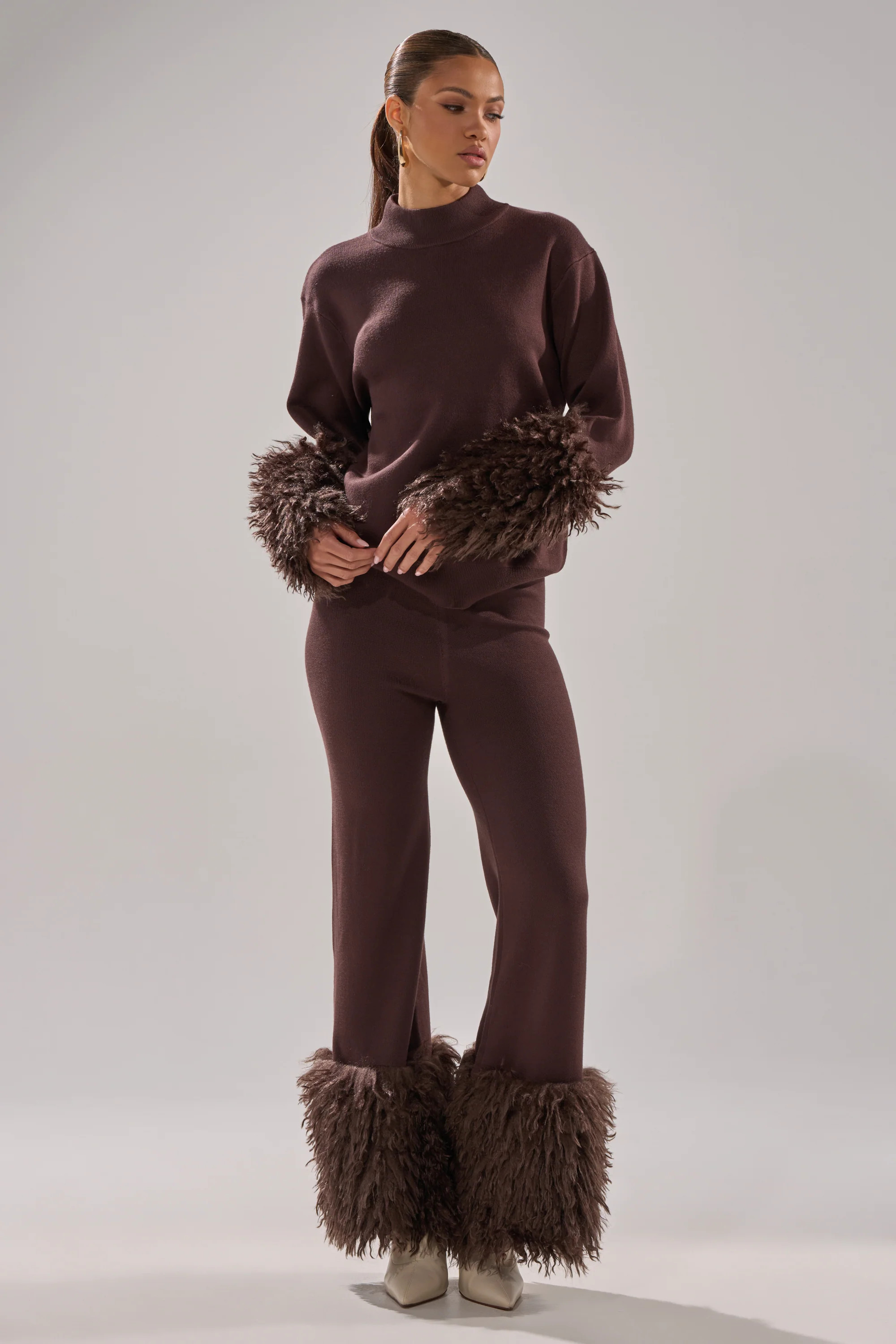 COZY VIBES SWEATER PANT WITH FUR CUFF IN BROWN | AKIRA
