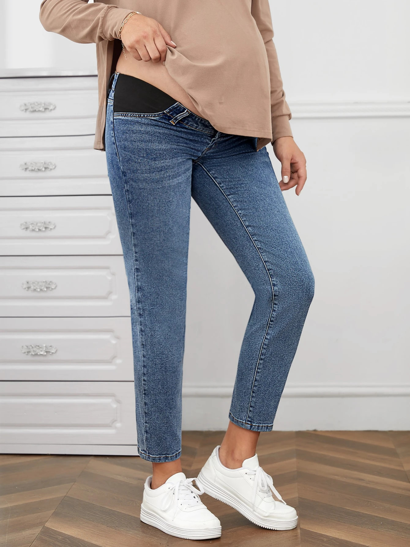 SHEIN Maternity Contrast Panel Mom Fit Jeans | SHEIN