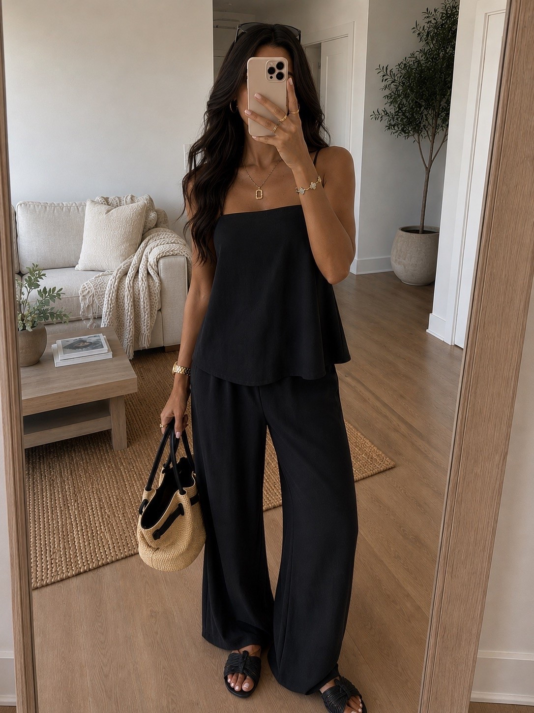 who doesn’t love an easy matching black set?! 🖤🌼

#LTKootd