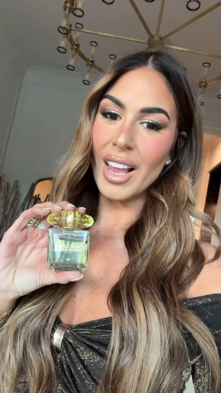 the BEST perfume! ✨

use code SAVESCENTS for 20% off all fragrances from sephora! the perfect holiday gifts 🎁 also use the code QUICKGIFTS and join sephora's beauty insider program, ending December 24th! @sephora #sephorapartner 

 

#LTKGiftGuide #LTKHoliday #LTKBeauty