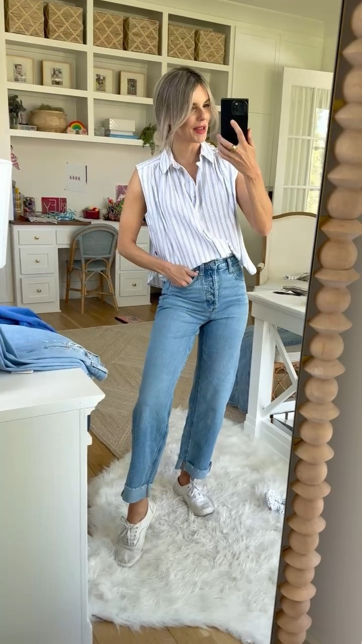 These ankle cuff jeans are on sale for only $24! Linked other pairs I’m loving right now too - everything is under $35 🤯 The cut of this is amazing. Definitely great everyday jeans.

@target @targetstyle 
#Target #TargetPartner #AD #TargetStyle #Targetambassadorapparel

#LTKSaleAlert #LTKFindsUnder50 #LTKStyleTip