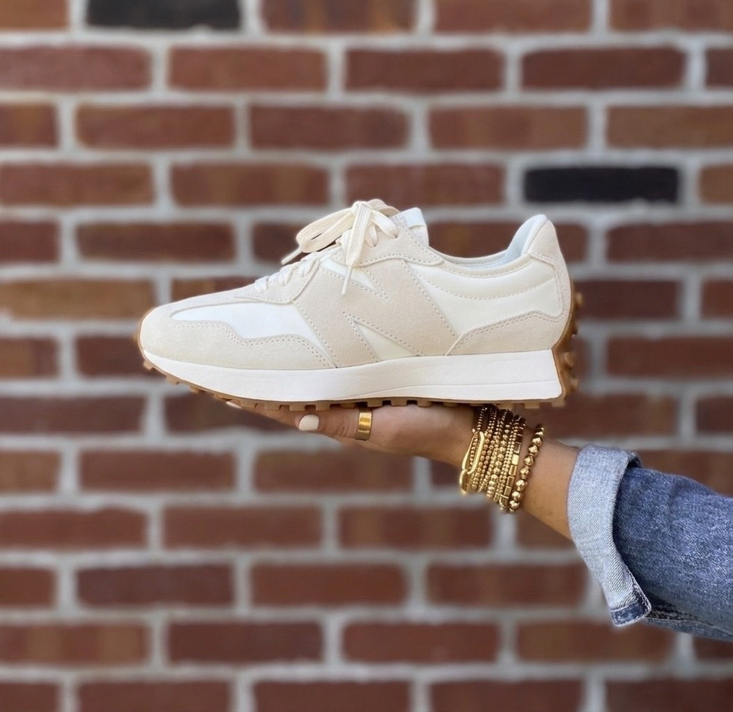 New balance 327 runs true to size
Now 20% off with code win20 