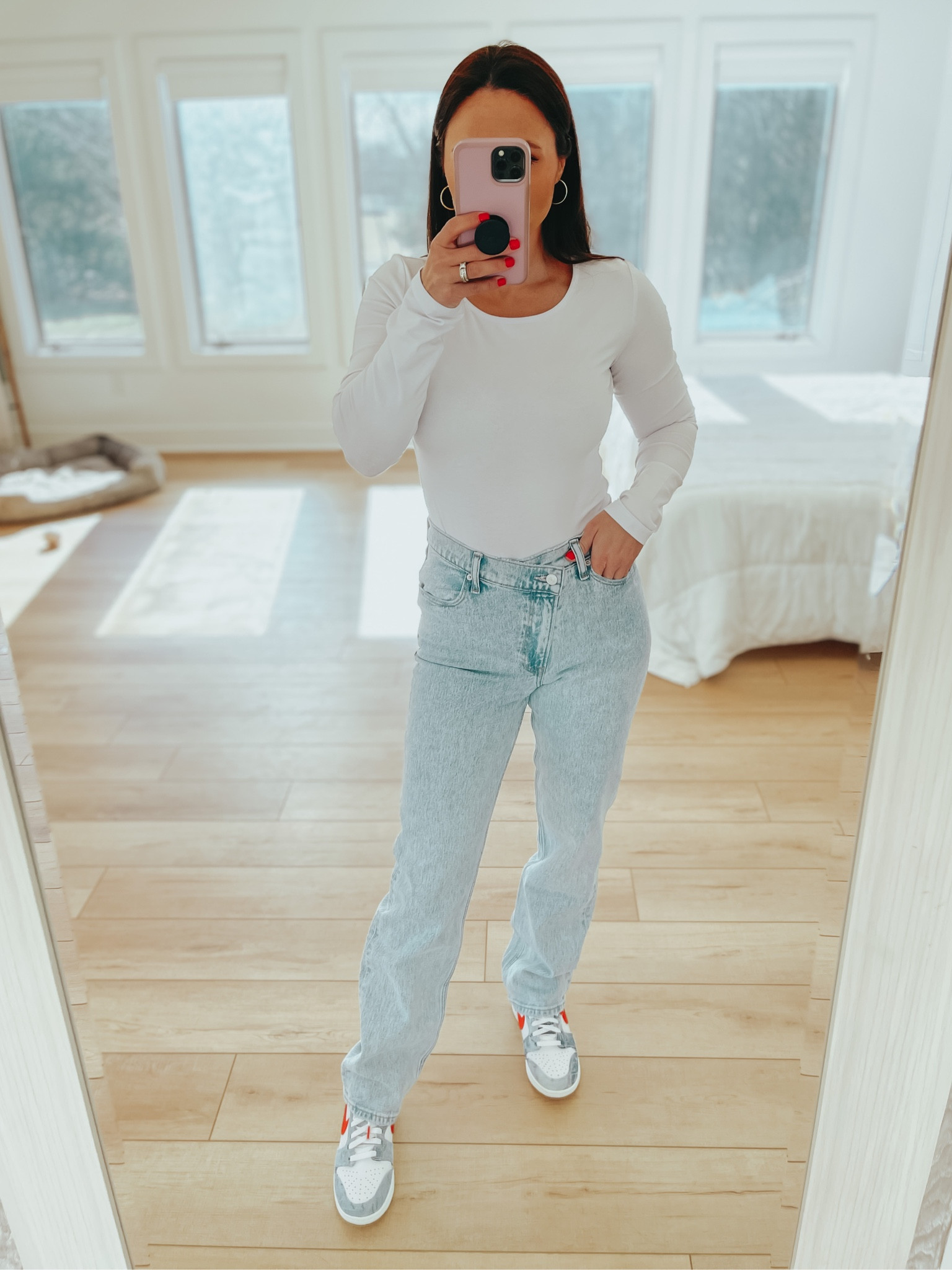 These jeans are so comfortable and fit true to size. They work great with both sneakers and heels, dresses up or down. I’m 5’4” for reference and and in the regular length but also have these in the short length for flip flops and sneakers too! #abercrombie #straightlegjeans #ltkfind #nikedunks

#LTKsalealert #LTKSale #LTKunder100