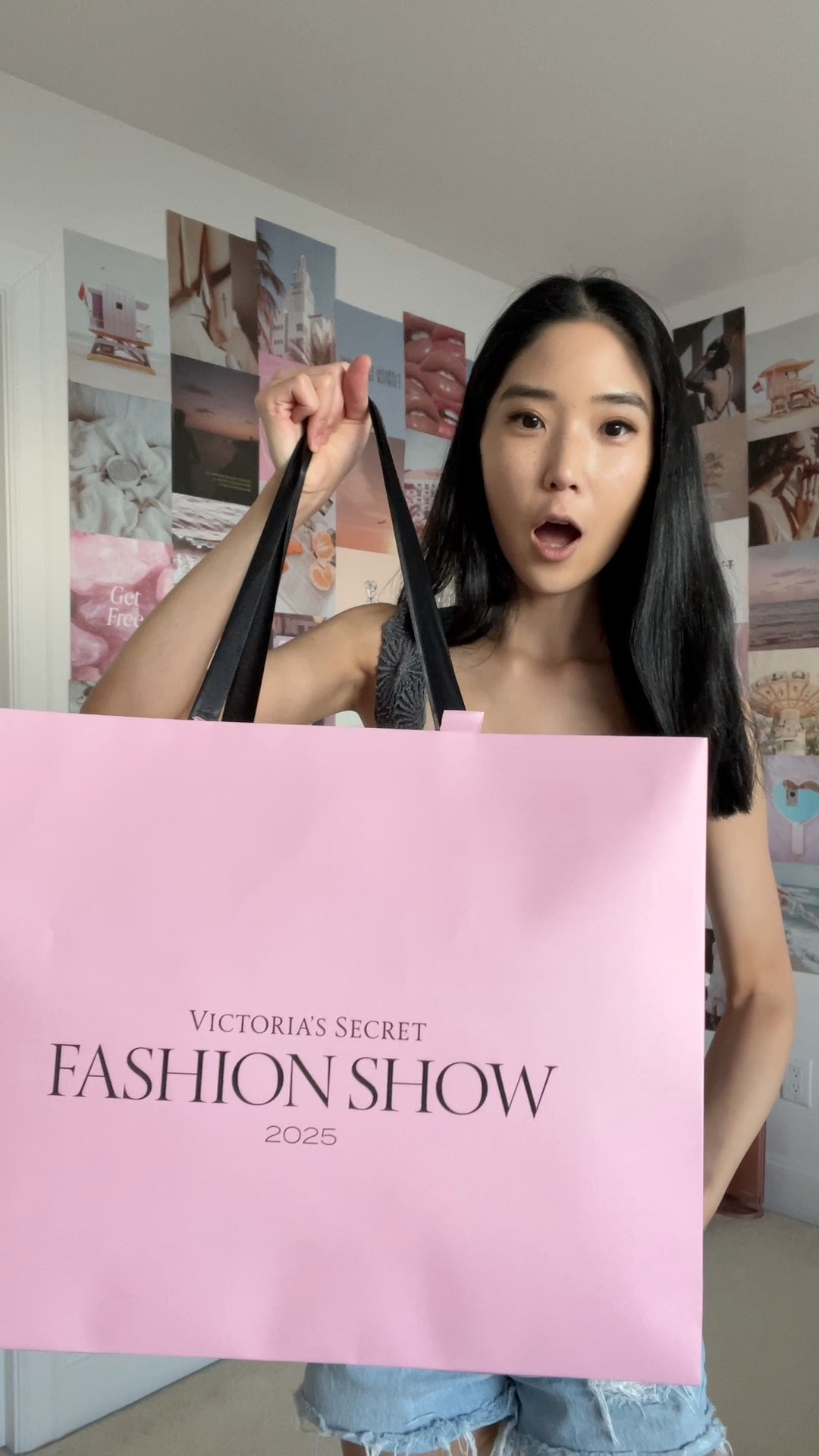 Victoria’s Secret Fashion Show unboxing!!🩷🪽

#victoriassecret #vspink #victoriassecretfashionshow #loungewear #pajamas #matchingset #casual #everyday #pajamaset 

#LTKSeasonal #LTKBeauty #LTKStyleTip