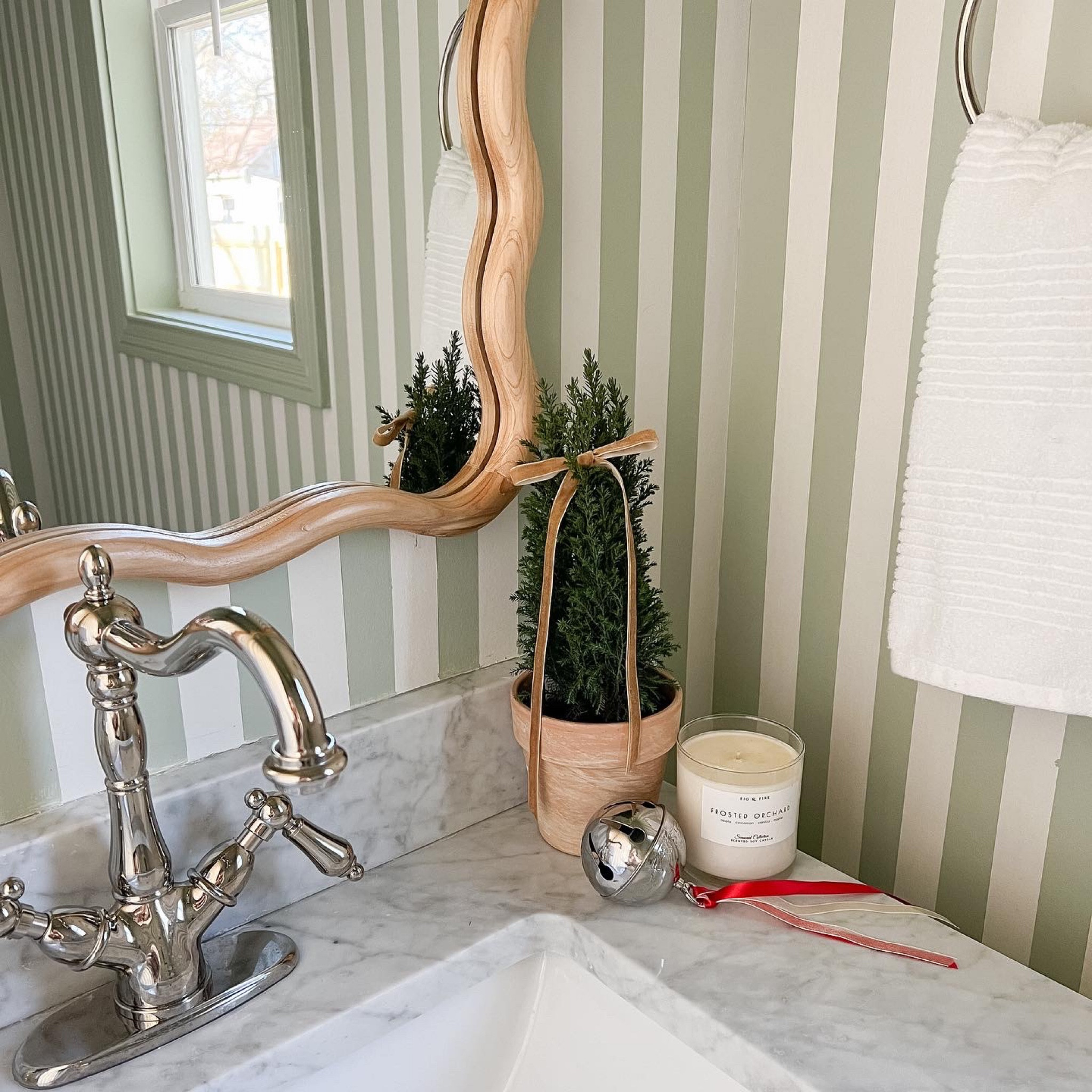 Candle isn’t linked but it’s @figandfire on insta. Everything else is for bow making holiday magic! 

#LTKHoliday