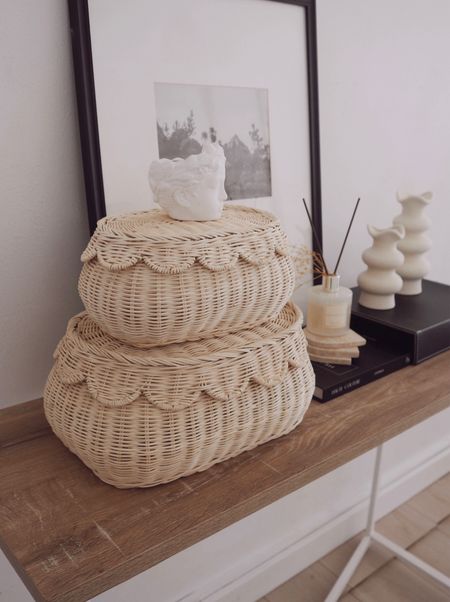 Loving these beautiful handwoven rattan baskets.  What aesthetically pleasing decorative storage baskets.  💕And the best part is there’s so much space in there to store things away 👌🏻👌🏻




Home deco
Interior decor
Aesthetics
Neutral home decor
Tim ford
Nursery decor 

#LTKHome #LTKSeasonal #LTKSaleAlert