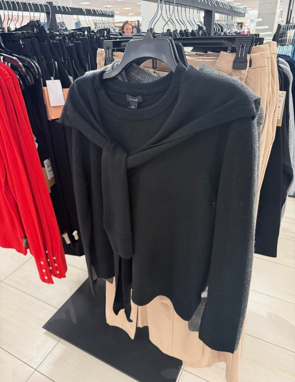 I loved the short sleeve version of this top and now I need this longer sleeve version! It looks amazing for fall and winter and I love the added knot tie detail. It will look so chic for any fall outfit. Linked ⬆️

#ltkcreator #ltkfinds #ltkwatchnow #nordstrom #nordstromfinds #fall #fallfashion #falloutfits 

#LTKootd #LTKFindsUnder100 #LTKStyleTip