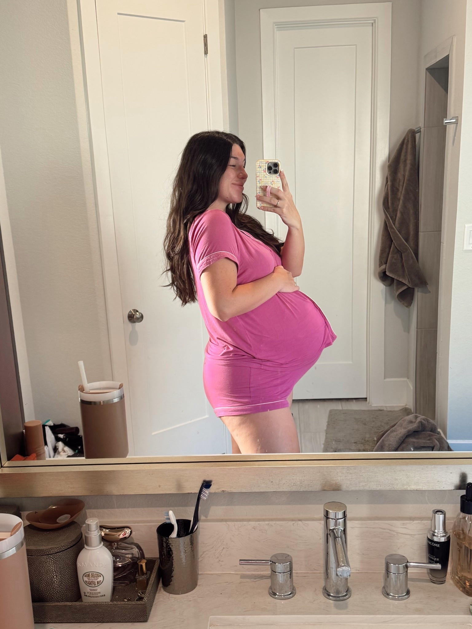 Best pregnancy and postpartum pajamas! I have them in so many colors + they are so soft and stretchy🙌🏻

#LTKmorningroutine #LTKBump #LTKmomlife