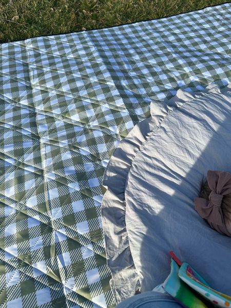 waterproof outdoor blanket 

#LTKfamily #LTKSeasonal #LTKfindsunder50