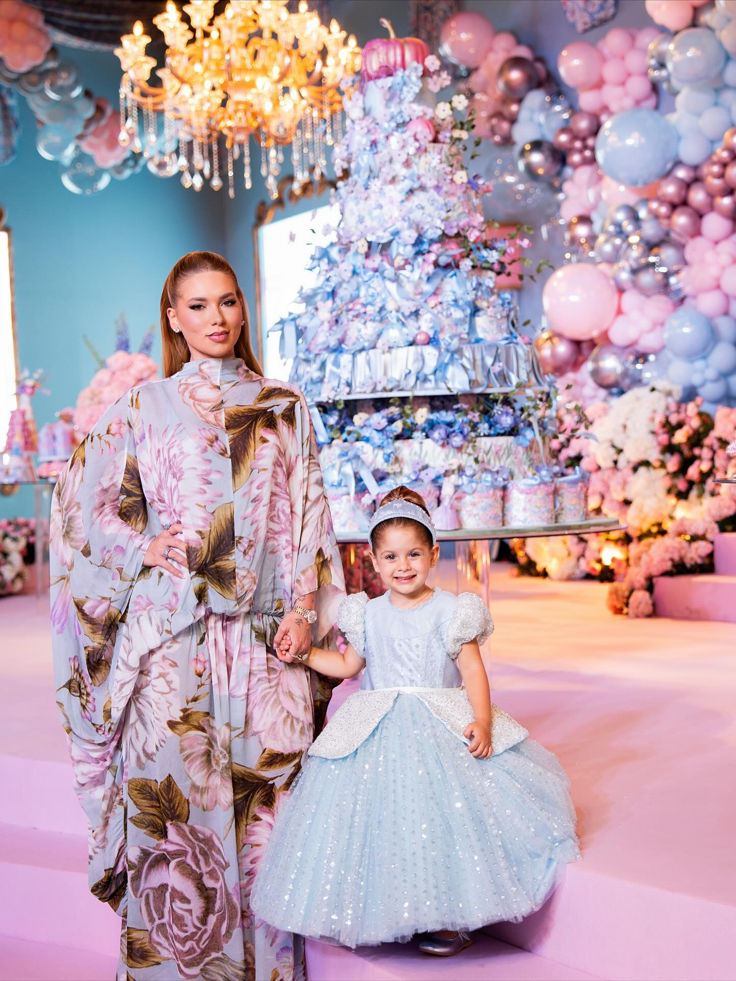 #Virgínia aposta na trend do floral para aniversário da filha Maria Flor. Inspire-se 

 #LTKbrasil #LTKspring #LTKroupadefesta