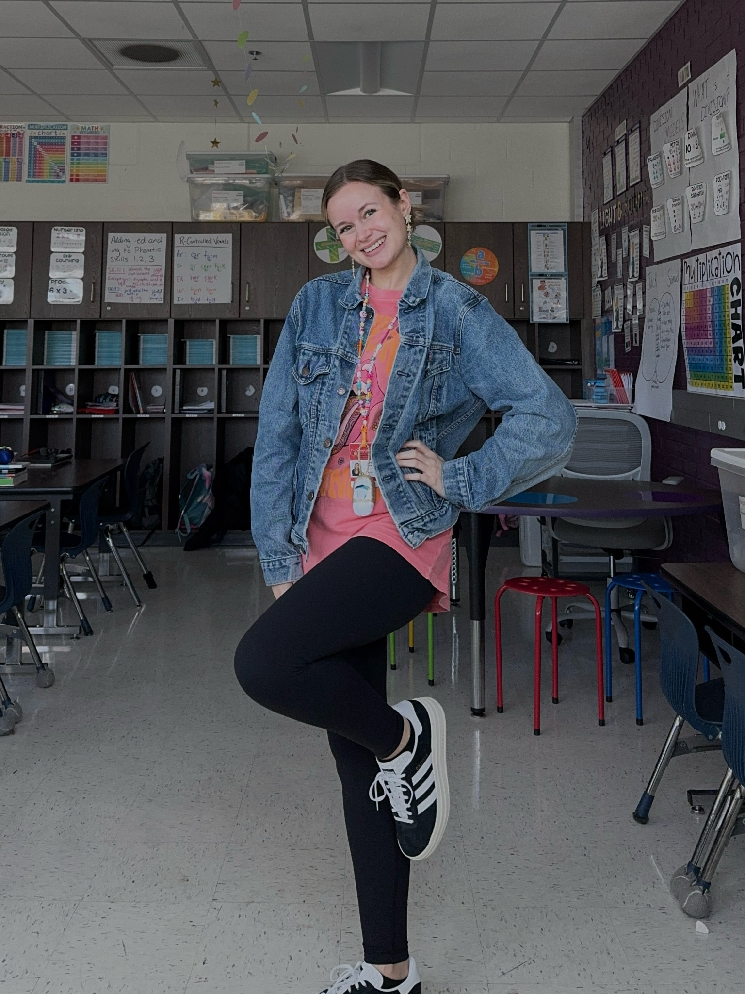 Comfy, casual teacher OOTD🦋💕✨

#LTKfindsunder50 #LTKstyletip #LTKfindsunder100