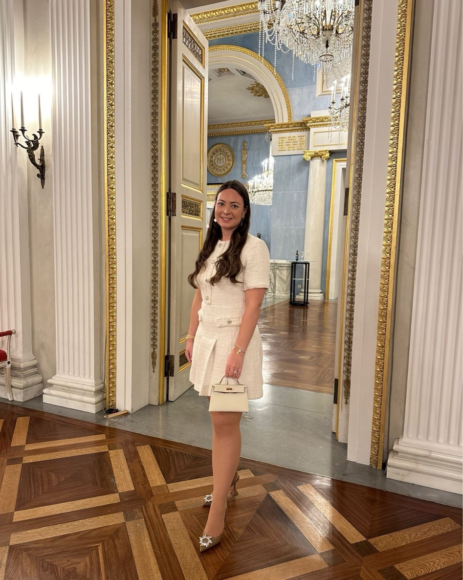 Felt like a princess ✨

#operaoutfit #tweedkleid #festivelook #eveninglook #festiveoutfit

#LTKeurope #LTKSeasonal #LTKstyletip