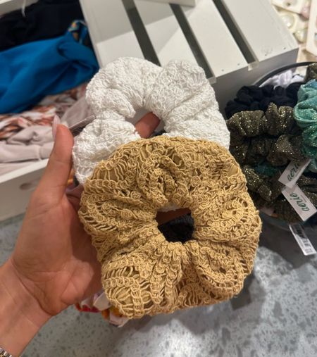 Crochet scrunchie aerie hair tie 