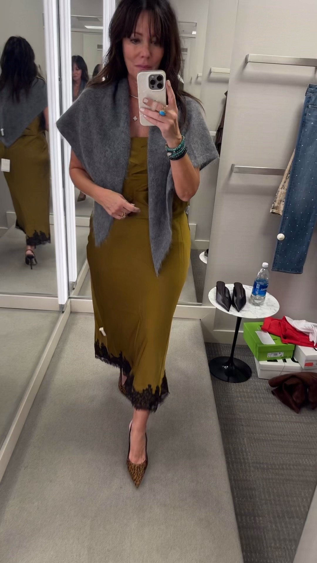 Beautiful and budget friendly💛 love this chartreuse mustard color - will look 100x better after a steam! So many ways to style this skirt! And yes these leopard heels are v comfortable!