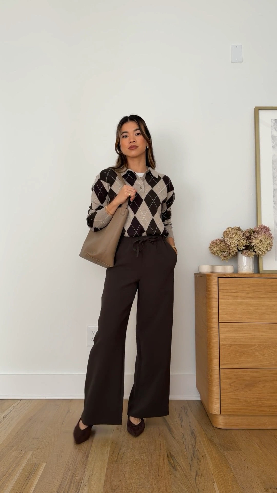 The perfect fall sweater from @Aritzia! It looks amazing with the lodge pants.

Sizing info:
-Aritzia Bare Merino Wool Aspect Polo Sweater (Size XS in h nd tpe/cc nb brwn)
-Aritzia The Lodge Pant Crepette (Size 2XS Short in Cacao Nib Brown)
-Aritzia HomeStretch Smooth Tune T-Shirt (Size Small in White) 


Aritzia best sellers, best pieces from Aritzia for petite, Aritzia pants for petite, what pants from Aritzia will fit if youre petite, Petite style guide, how to dress if you’re petite, Petite style, petite fashion, mom outfit, mom style, petite pants, petite outfit ideas, petite outfits, best pants for petite, petite lodge pants, fall style, fall outfits, autumn outfit, vacation outfits, Aritzia trouers for petite, Aritzia try on, fall sweater, aritzia sweater

#LTKootd #LTKSeasonal #LTKPetite