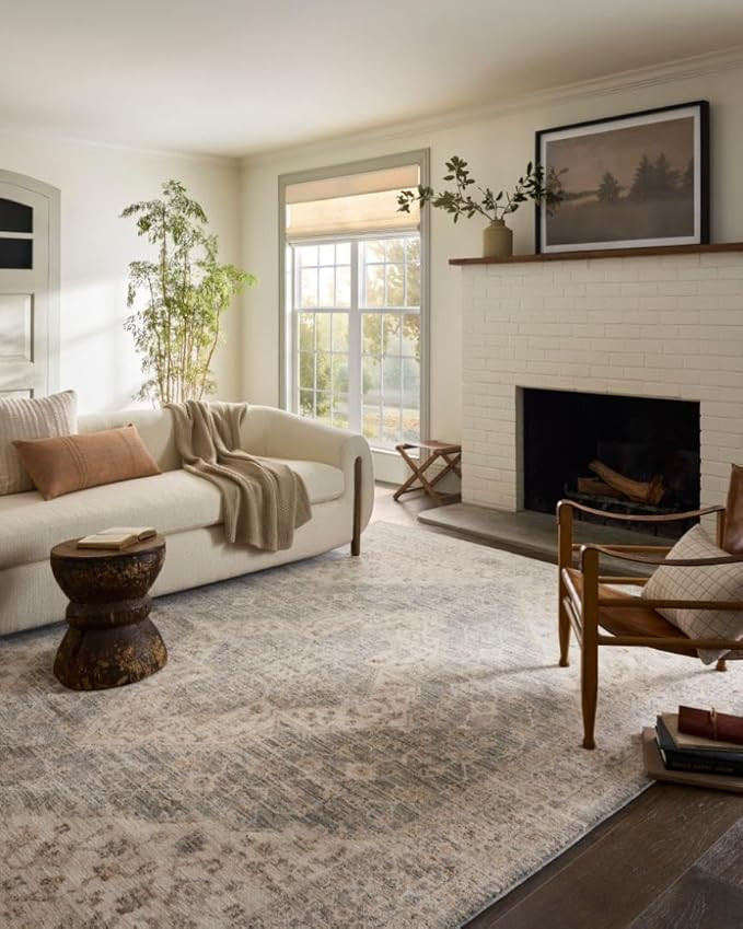 Loloi Magnolia Home by Joanna Gaines Junie Collection JUE-05 Denim/Natural 9'-6" x 13', .38" Pile... | Amazon (US)