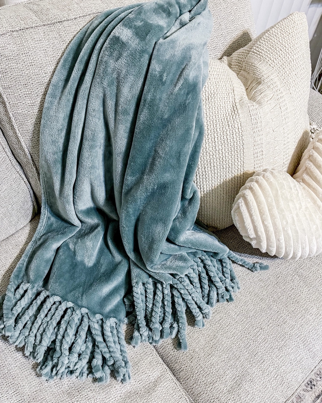 One of my favorite blankets from the Nordstrom Anniversary Sale is part of the sale this year again. Love this color. It’s only $25, it will be $45 after the sale ends. This blanket would make a great gift. I’m linking my home picks from the NSale 2026 below. 




NSale 2026, NSale favorites, NSale picks, Nordstrom anniversary sale home favorites, Nordstrom anniversary sale home picks

#LTKTravel #LTKSeasonal #LTKHome #LTKSaleAlert