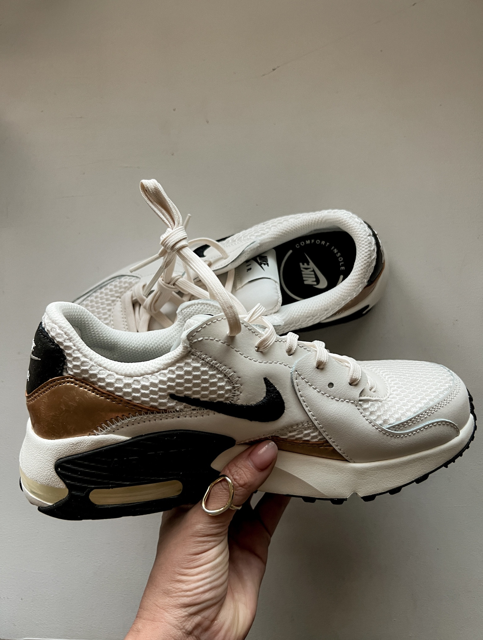 Shoes | gift for the shoe lover, shoe gifts for her, gift ideas

xo, Sandroxxie by Sandra
www.sandroxxie.com | #sandroxxie

#LTKshoecrush #LTKsalealert #LTKGiftGuide