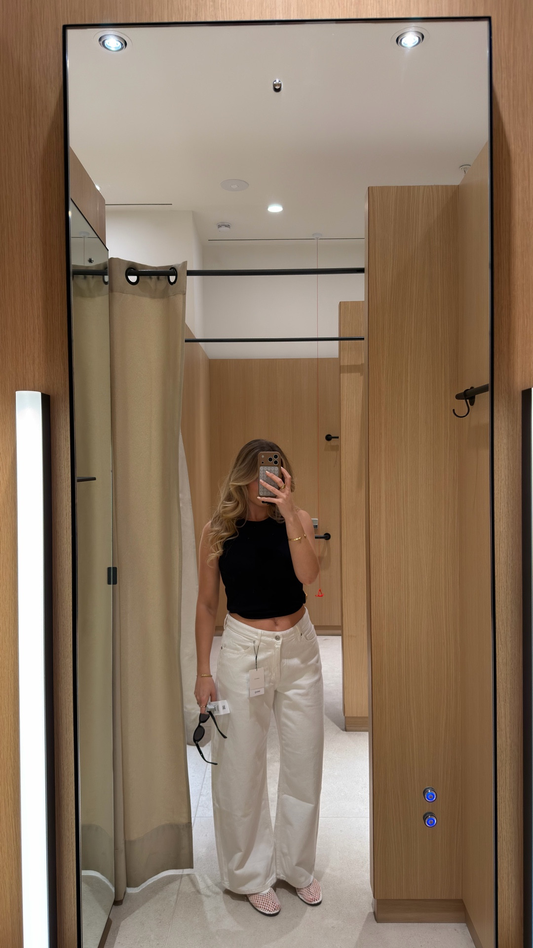 The perfect white jeans!!!

#LTKuk #LTKjeans