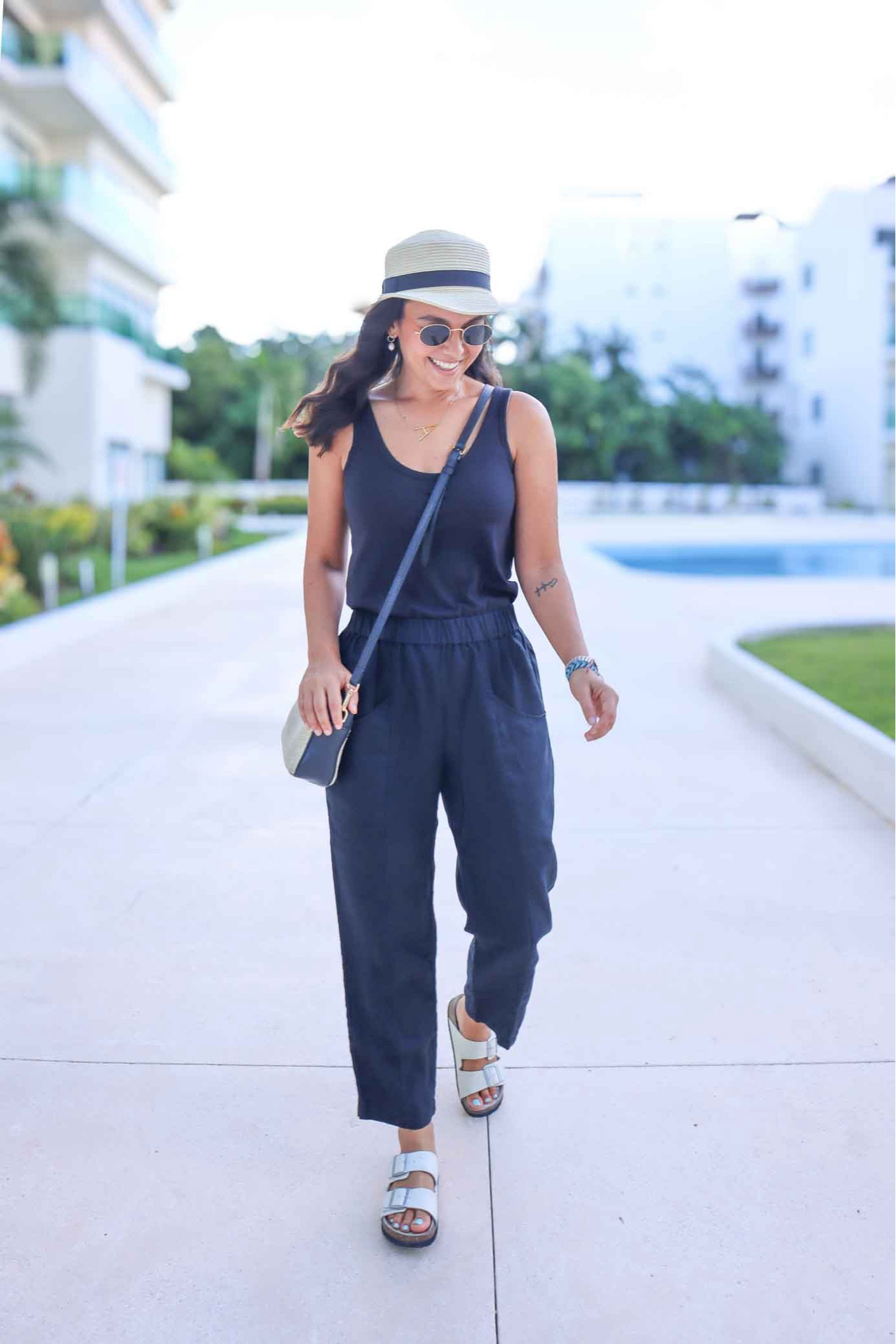 All black for a beach vacation? Yes please! Keep it fresh with cotton and linen and you’re good to go 👏🏻

#LTKOver40 #LTKTravel