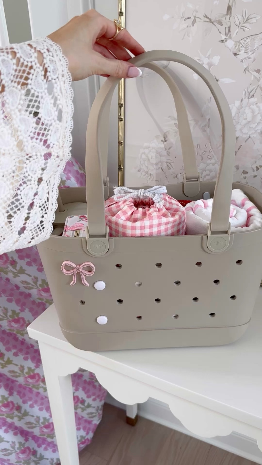 Beach tote essentials! Simple modern bag similar to bogg bag! 🌴🧴🌸

#LTKVideo #LTKSaleAlert #LTKSeasonal