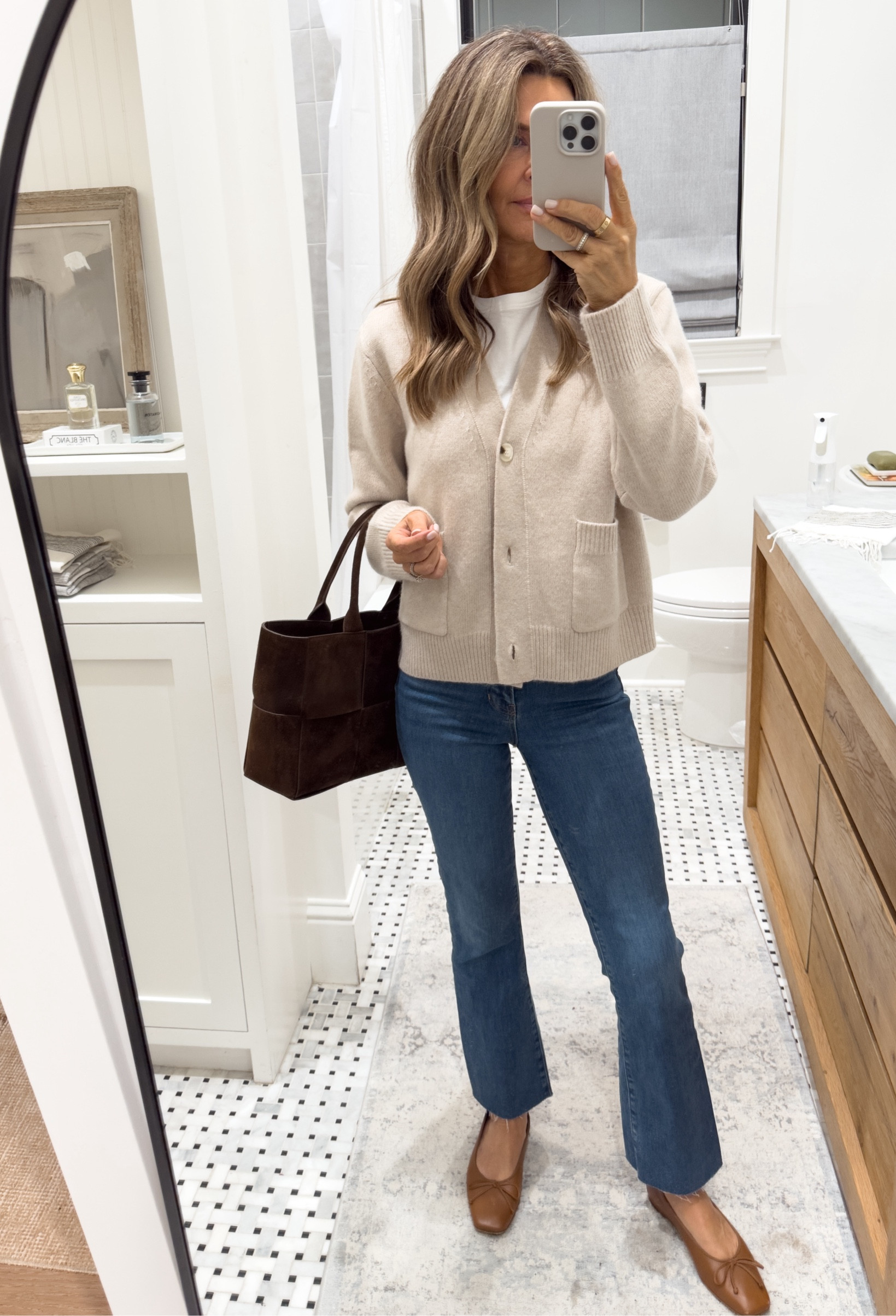 Gorgeous quality cashmere cardigan sz S 

Ballet flats TTS full footbed memory foam. 


#LTKStyleTip #LTKShoeCrush #LTKOver40