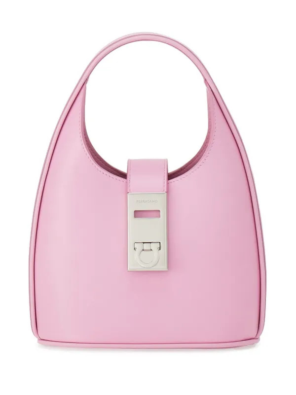 Ferragamo | Farfetch Global