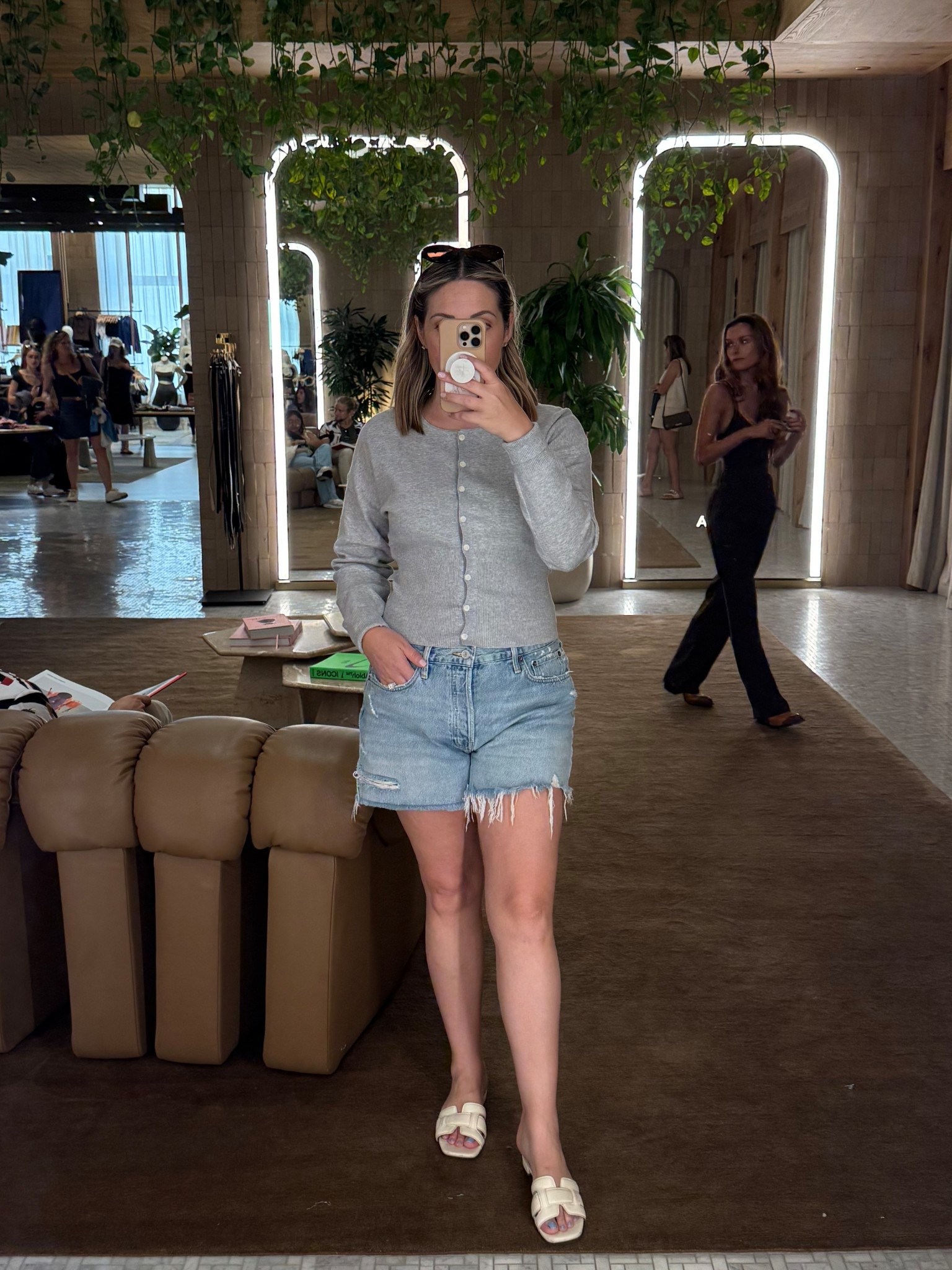 Another great cardigan in grey from Aritzia!  
Fit TTS medium. 
Fall outfits // fall style // Agolde shorts 

#LTKStyleTip #LTKShoeCrush #LTKWorkwear