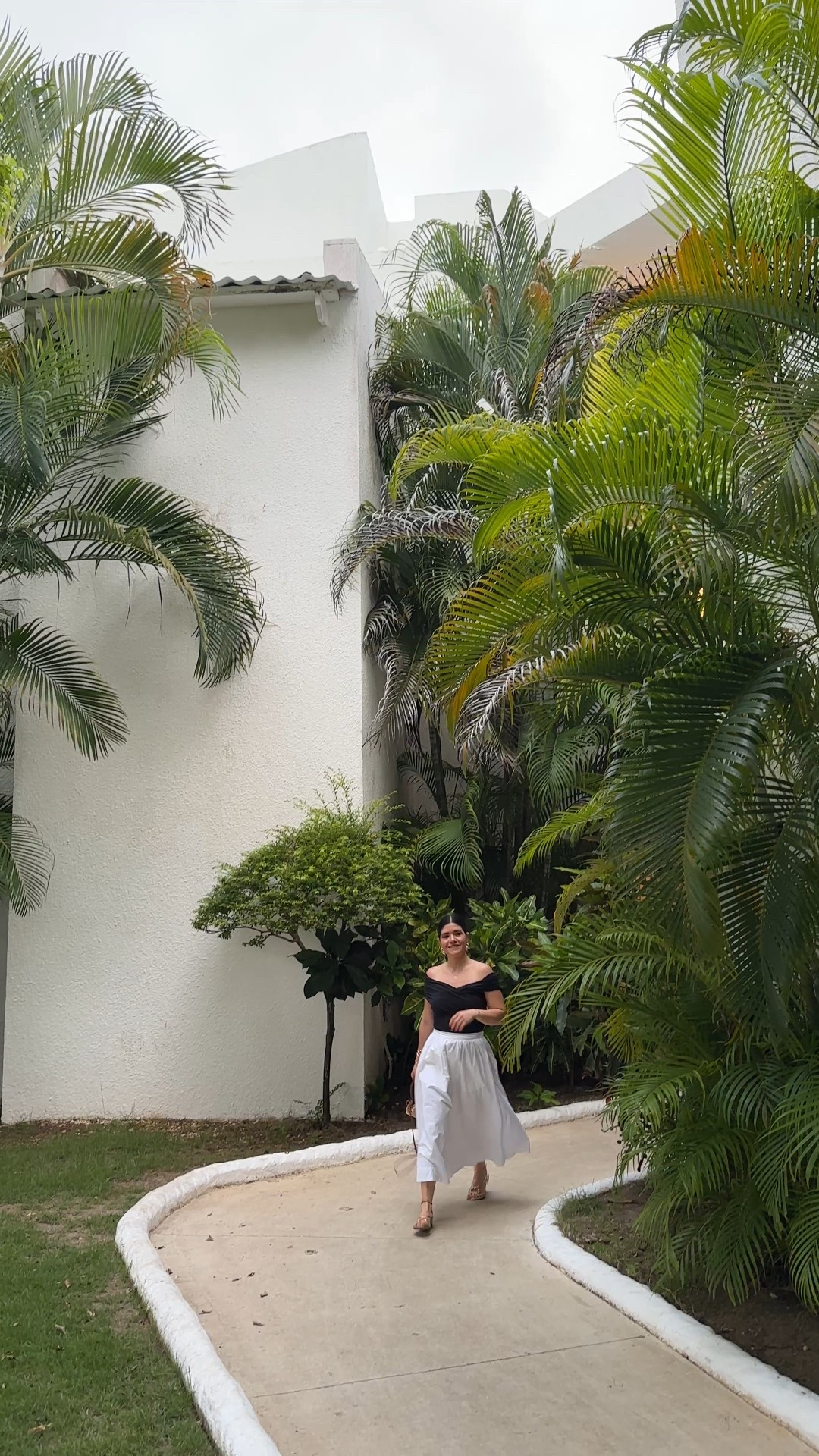 This white midi skirt is currently on sale and under $20! 
Linking similar top from Abercrombie. This one is sold out! 
Skirt size xs

#LTKFindsUnder100 #LTKPetite #LTKFindsUnder50