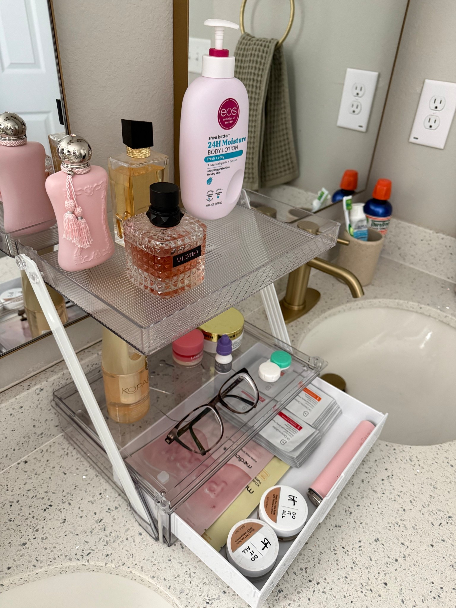 Love this affordable beauty organizer- it holds so much!

Amazon bathroom finds, guest bathroom, master bathroom, adorable bathroom finds, bathroom organization, Amazon home finds 


#LTKSaleAlert #LTKHome
