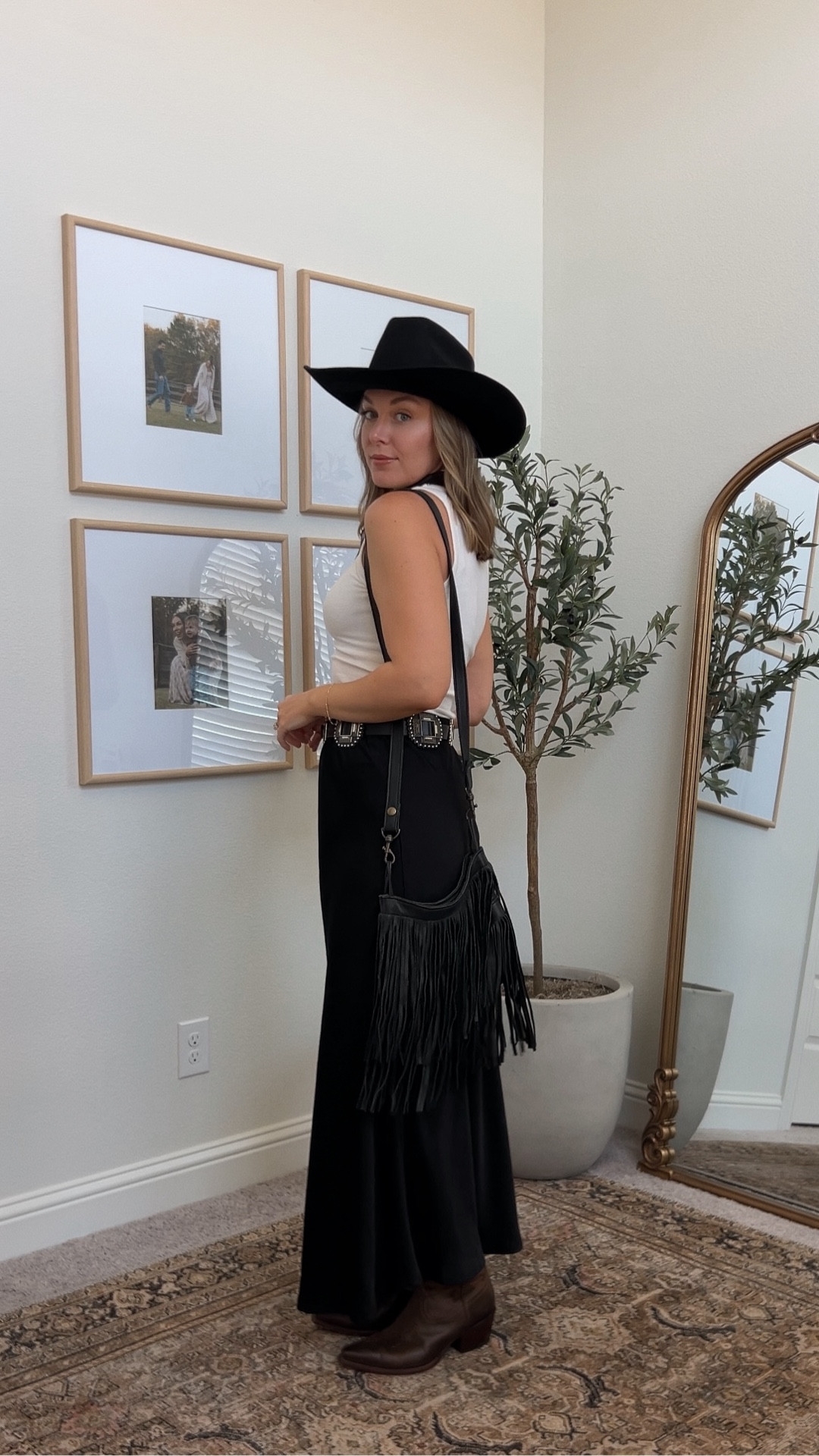 Headed to Houston rodeo or a country concert this spring?! Make sure to follow along for all the “western chic” outfit inspo! 

#western #countryconcert #outfitideas #rodeostyle 

#LTKootd #LTKSeasonal #LTKTall