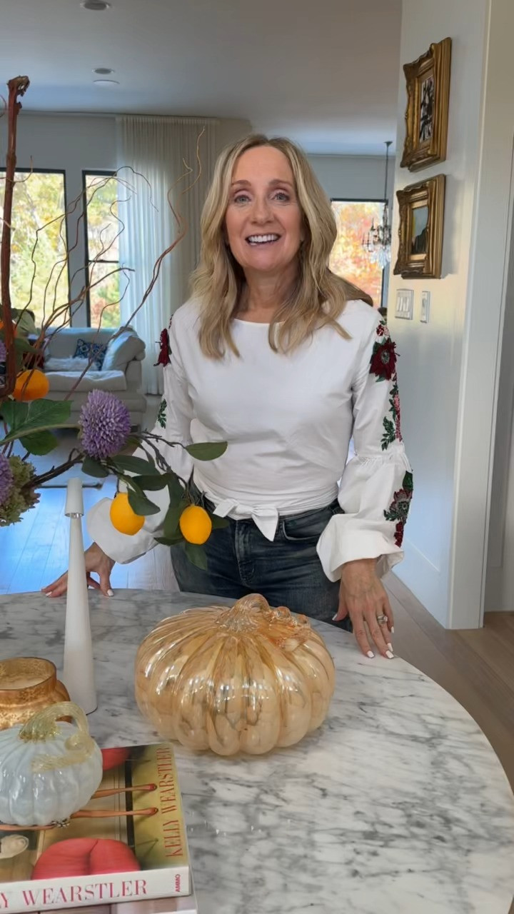  

 Clever accent lighting 💡

#LTKhome #LTKfindsunder100 #LTKSeasonal