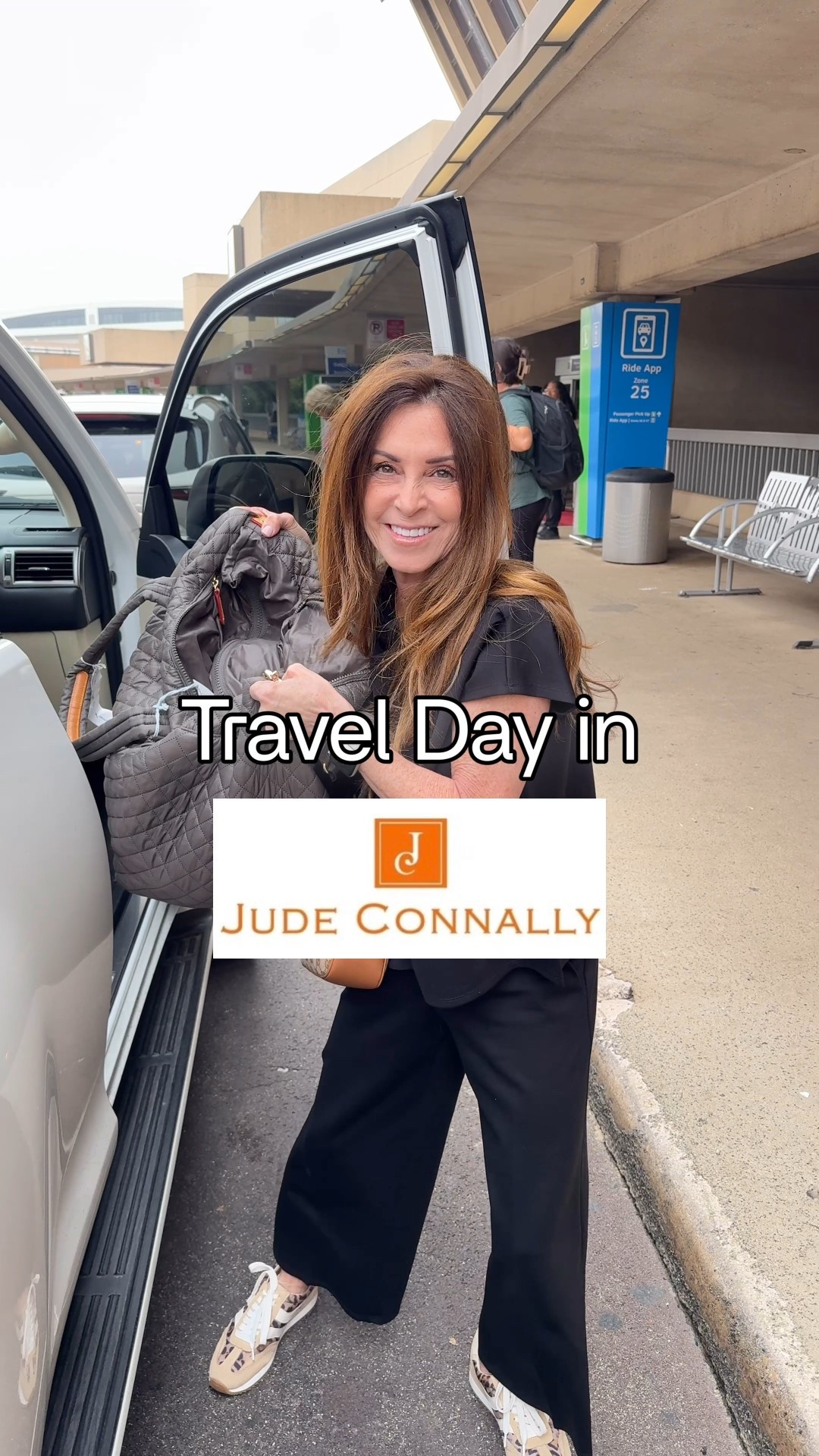 Easy to wear, wrinkle resistant pieces. The pants are a wide leg cropped style, but are longer on me at 5’1”. The top has a higher neckline. Both are so versatile. I like pairing together for a monochromatic look and adding a 3rd piece as a topper, like this beautiful camel colored faux suede jacket. These will be wardrobe staples for years to come.

Top and pants: wearing xs
Jacket: wearing smalll