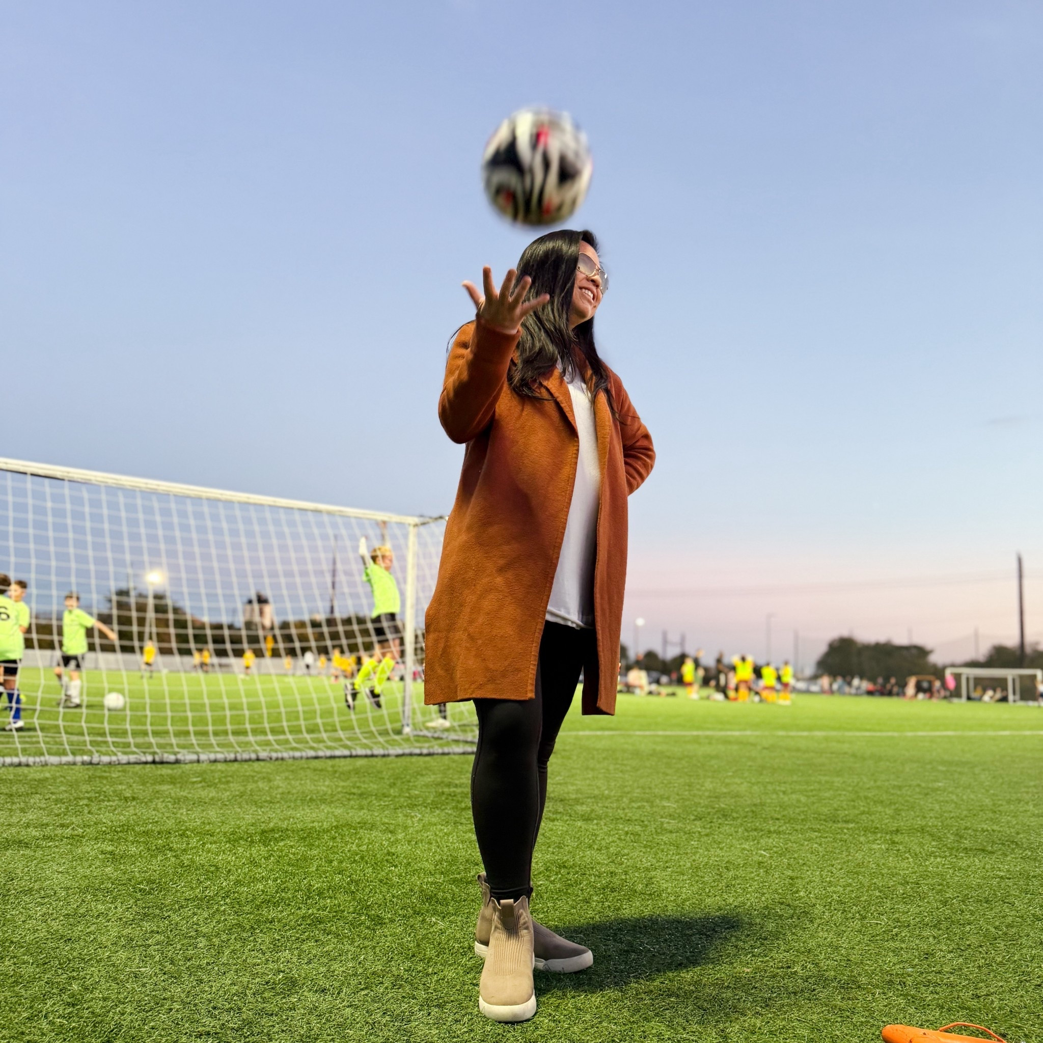 Fall’s here and I’m living for it 🍁 My fall favorite go-to outfit:  Leggings, long sleeves, cozy cardigans and my @vessi Chelsea high tops keeping me dry and comfy through it all. 


#LTKdayinmylife #LTKShoeCrush #LTKmomlife