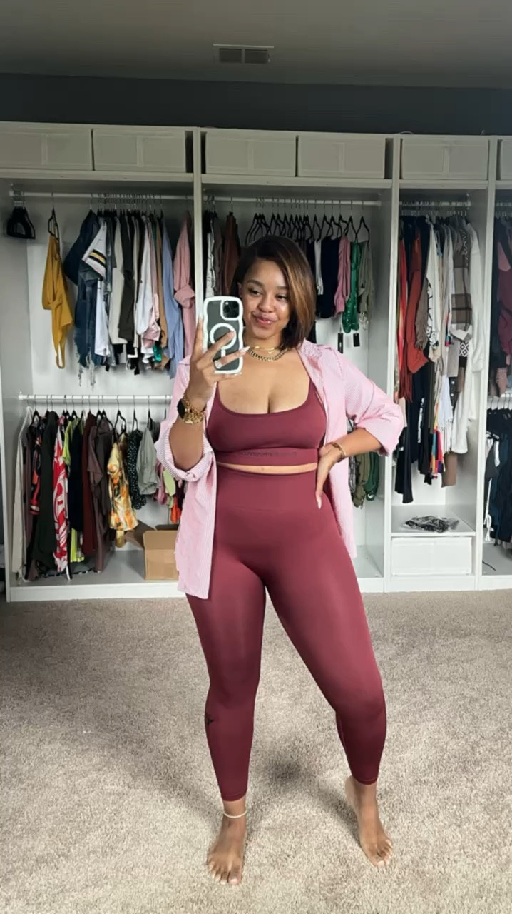 WFH Corporate Girlie OOTD ✨ 
Wearing a size Large in this Royal Phoenix set & button down. 



#LTKActive #LTKMidsize #LTKVideo